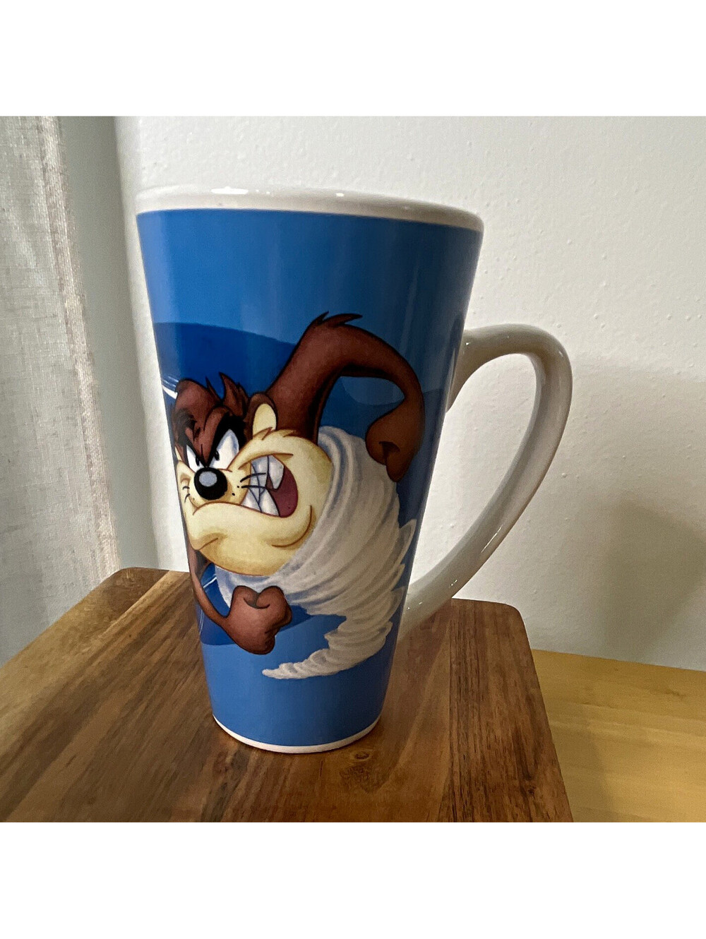 Gibson Looney Tunes Taz Blue Ceramic Coffee Mug 16 fl oz Handle, 2007